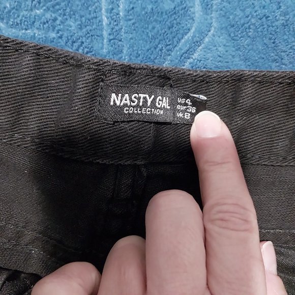 Nasty Gal Brand Black Shorts With Embroidered Silver Stars Size 4 - Picture 3 of 7